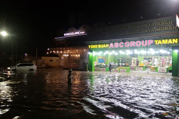 Banjir terjadi di wilayah Cepu, Kabupaten Blora, Jawa Tengah, Rabu (19/10/2022)