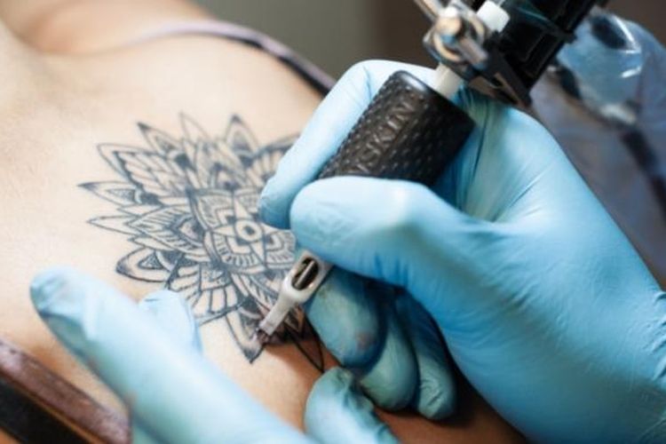 Jangan Pulaskan Ini Pada Kulit Yang Baru Ditato Jika ini kurang cocok silahkan pilih hasil yang ada dibawah ini. jangan pulaskan ini pada kulit yang