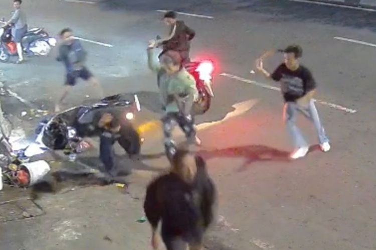 3 Pemuda Dikejar hingga Dibacok di Tambora Jakbar, Motor Dirampas Pelaku