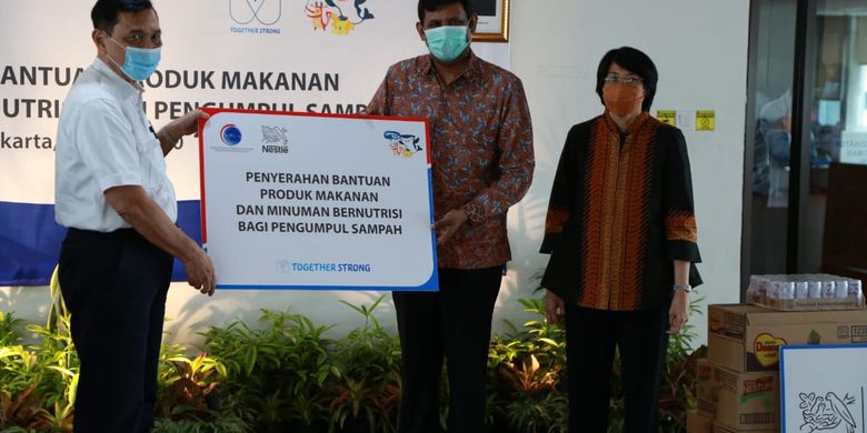 Kolaborasi Nestle Indonesia Dan Menko Marves Bantu 2 000 Pekerja Pemungut Sampah