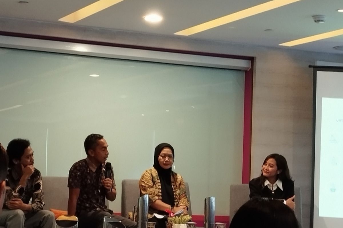 Jeffri Ricardo, Sustainable Packaging Circularity Senior Manager AQUA-Danone dalam acara Greenpeace Indonesia bertajuk Multistakeholder Forum: Implementasi Peta Jalan Pengurangan Sampah pada Senin (30/6/2025).