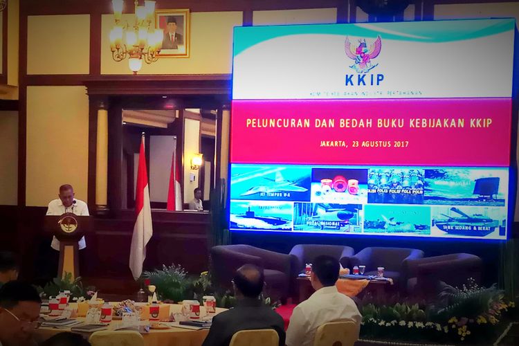 Menteri Pertahanan Ryamizard Ryacudu saat peluncuran dan bedah buku kebijakan Komite Kebijakan Industri Pertahanan (KKIP) yang digelar di Kementerian Pertahanan, Jakarta Pusat, Rabu (23/8/2017).