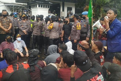 Pemuda yang Ditangkap Saat Demo di Sukabumi Diduga Alami Gangguan Jiwa