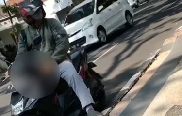 Video Viral Pria Diduga Memperlihatkan Kelaminnya di Atas Motor ...