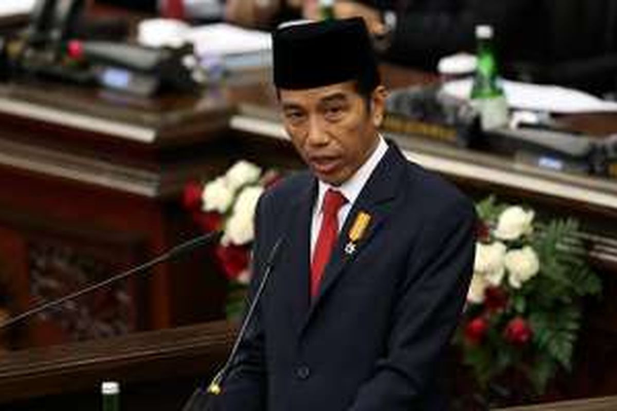 Presiden Joko Widodo memberikan pidato kenegaraan pada sidang tahunan Majelis Permusyawaratan Rakyat Republik Indonesia Tahun 2016 di Kompleks Parlemen, Senayan, Jakarta, Selasa (16/8/2016).