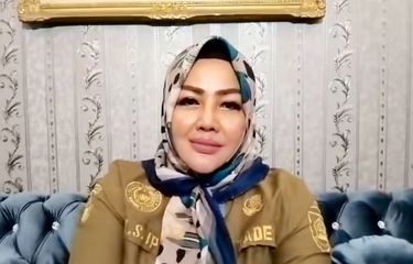 Viral dan Dihujat, Kades Wiwin Komalasari Klarifikasi soal Video ...