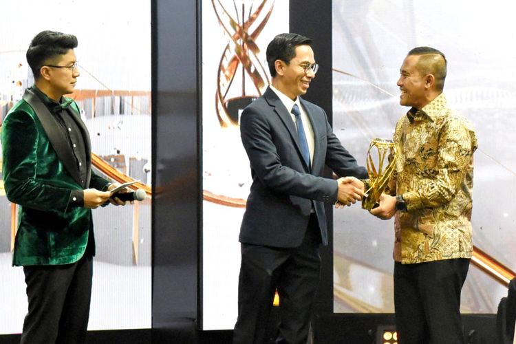 Badan Nasional Penanggulangan Terorisme (BNPT) meraih penghargaan di ajang Kementerian dan Lembaga Negara Awards 2024 dalam Kategori Kolaborasi dan Kemitraan. 