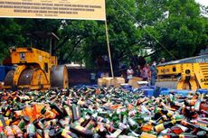 21.000 Botol Miras dan 2.860 Liter Tuak Dimusnahkan