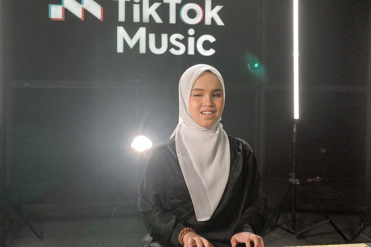 Putri Ariani di Studio Tiktok Musik Live, wilayah Cipayung, Jakarta Timur,  Jumat (4/8/2023).