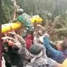 Detik-detik Kapolda Jambi Dievakuasi dari Hutan Kerinci Pakai Helikopter Super Puma