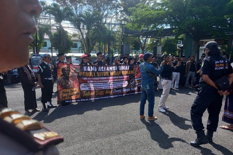 Perusakan Cagar Budaya di Makam Sunan Bonang, Puluhan Warga Desak Polisi Usut Tuntas