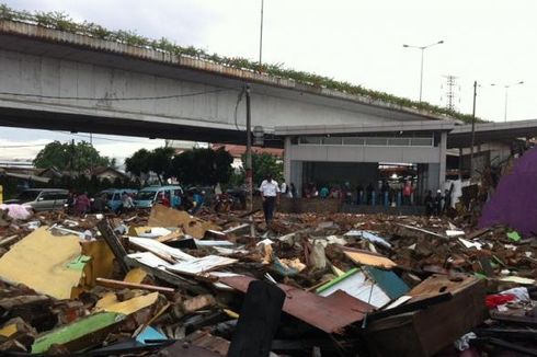 Jalan Ditutup untuk Penggusuran, Warga Jatibaru Cekcok dengan Petugas