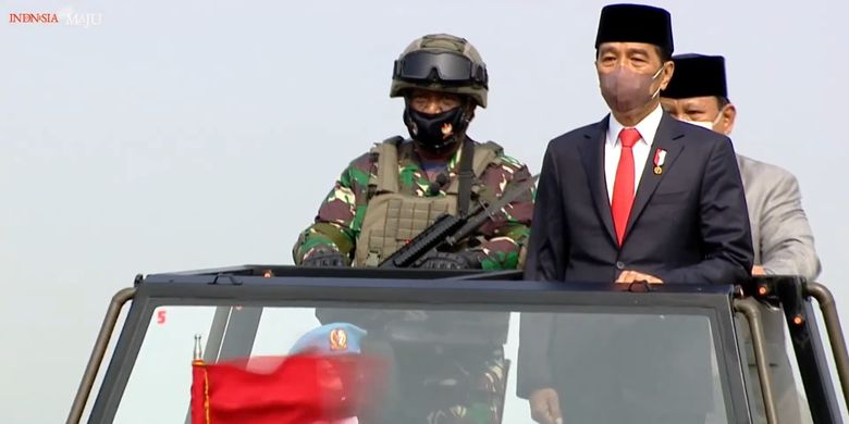 Foto tangkapan layar YouTube Sekretariat Presiden: Presiden Joko Widodo didampingi Menteri Pertahanan Prabowo Subianto menghadiri upacara penetapan komponen cadangan di Pusdiklatpassus, Bandung Barat, Kamis (7/10/2021). 