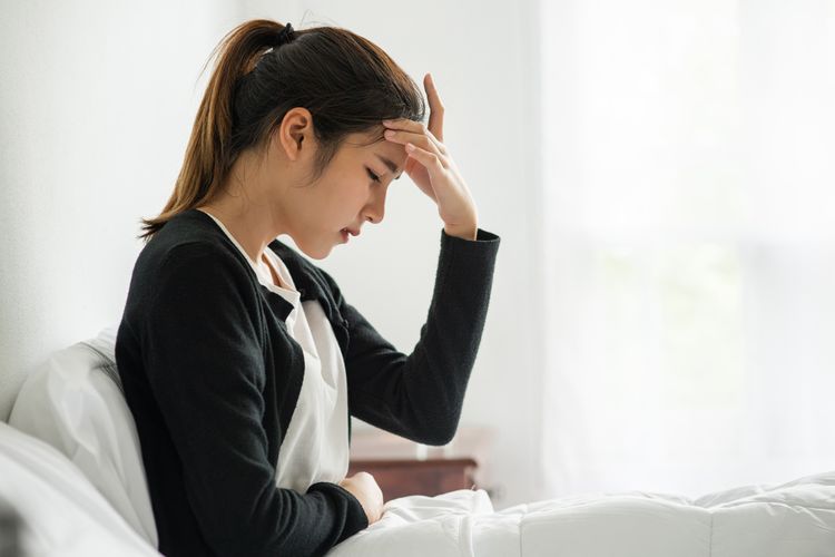 Ilustrasi sakit kepala. Beberapa jenis essential oil dapat membantu meredakan sakit kepala dan migrain. 