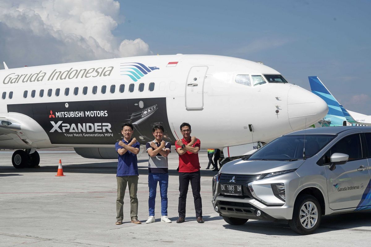 Livery design decal branding Xpander  di pesawat Garuda Indonesia