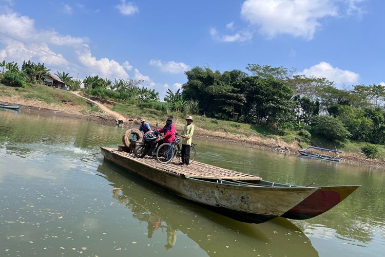 Tarif Rp 5.000, Jalur Rakit Jabar-Jateng Jadi Andalan Warga Pangandaran