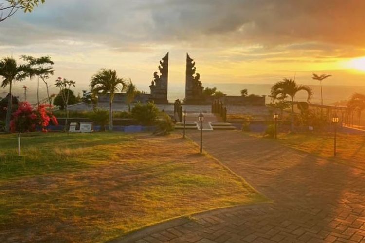 Puncak Jowin di Tulungagung, Jawa Timur