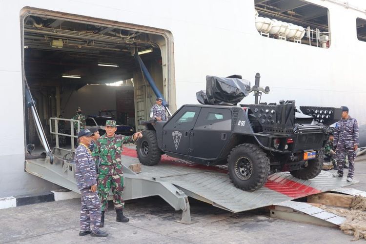 Tentara Nasional Indonesia (TNI) mengerahkan 162 alat utama sistem persenjataan (alutsista) untuk pengamanan VVIP dalam KTT ASEAN 2023 di Labuan Bajo, Nusa Tenggara Timur (NTT).  TNI juga mengerahkan 9.428 personel untuk menjamin terlaksananya KTT ASEAN 2023 dengan aman.