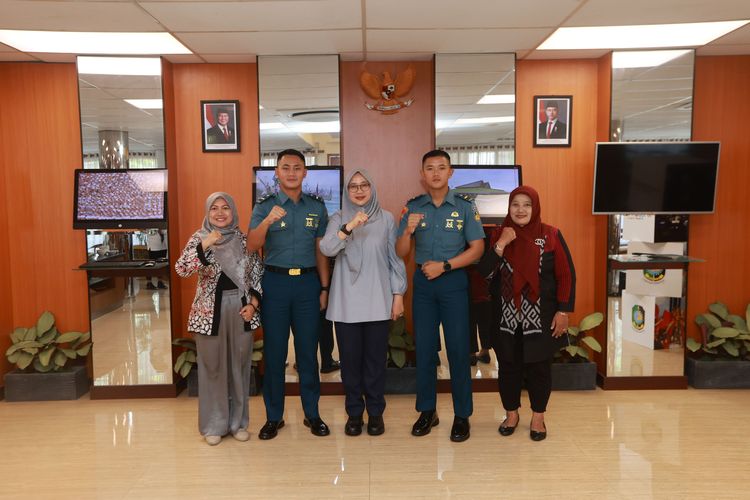 Dulu Gagal Berkali-kali, 2 Pemuda Banyuwangi Kini Jadi Lulusan Terbaik AAL