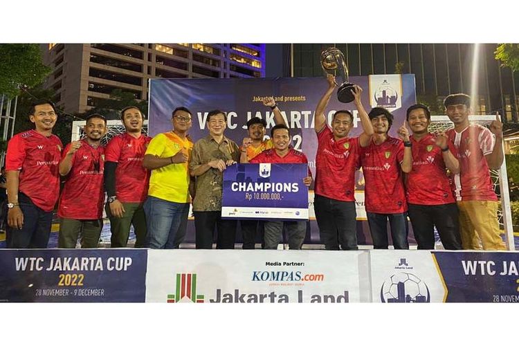 Turnamen futsal bertajuk 'WTC Jakarta Cup 2022' yang diselenggarakan PT Jakarta Land di World Trade Center (WTC) Complex, Sudirman, Jakarta, mulai dari Rabu (28/11/2022) hingga Jumat (9/12/2022) berjalan sukses. 

