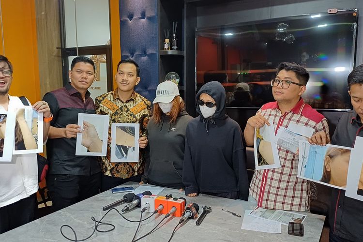 Korban Mengaku Dilecehkan Betrand Peto di Depan Toilet, Tunjukkan Bukti Kekerasan