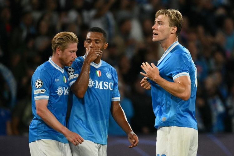 Rasmus Hojlund menjadi pahlawan bagi Napoli setelah mencetak dua gol dalam kemenangan 2-1 atas Sporting Lisbon pada laga fase grup Liga Champions di Stadion Diego Armando Maradona, Rabu (1/10/2025) atau Kamis dini hari WIB.