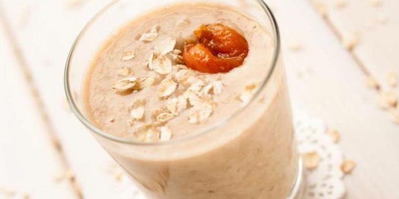 Tambahkan oat untuk smoothie sehat buatan Anda.