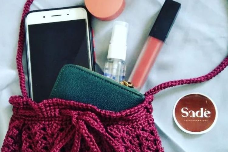 Produk tas rajut Sade