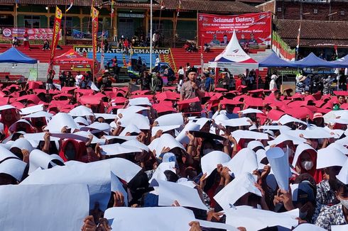 Kain Merah Putih 1 Km hingga dan 1.600 