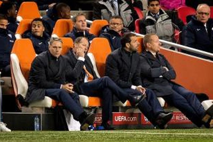 Staf pelatih tim nasional Belanda, Marco van Basten, Danny Blind, Ruud van Nistelrooy, bakal dipertahankan KNVB.