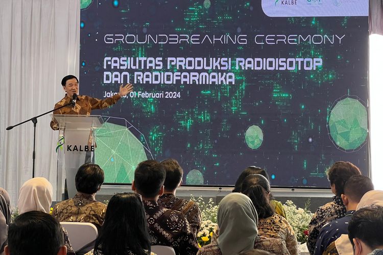 PT.Kalbe Farma meresmikan dimulainya pembangunan fasilitas produksi radioisotop dan radiofarmaka untuk keperluan deteksi dini penyakit kanker di Jakarta (1/2/2024).