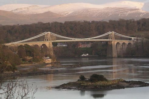 Jembatan Gantung Modern Pertama Dunia Dibangun di Menai, Wales...
