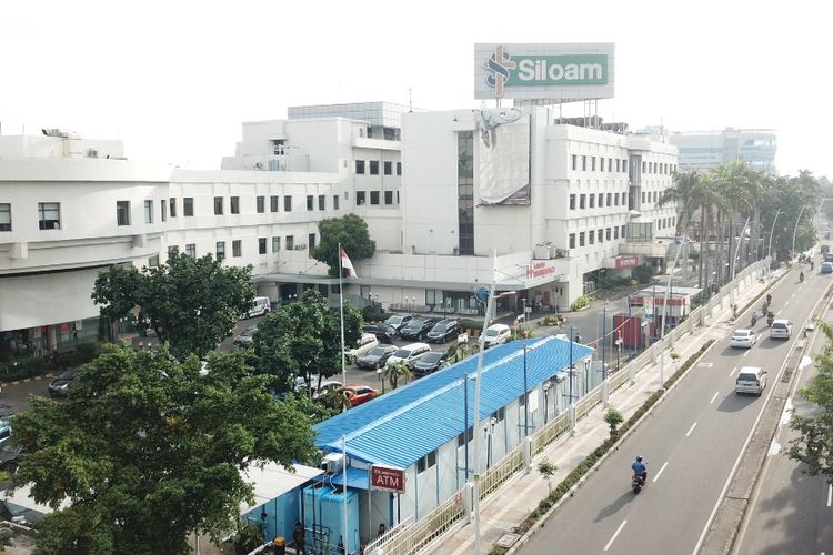 Bangunan tambahan (warna biru) sedang dalam proses pembangunan di RS Siloam Kebon Jeruk. 