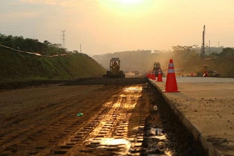 Kondisi terkini konstruksi Jaringan Tol Trans Jawa Ruas Batang-Semarang per 9 Januari 2017.