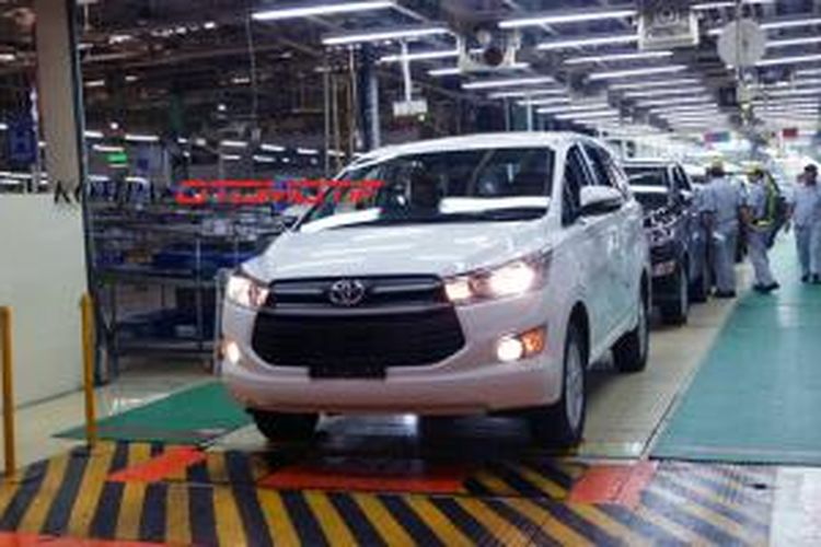 Produksi All-New Innova di pabrik Toyota Motor Manufacturing Indonesia (TMMIN) di Karawang I, Jawa Barat. 