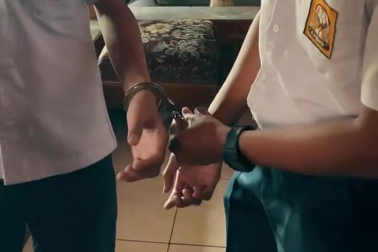 Tangan Saling Terborgol, Dua Pelajar SMP di Sukoharjo Datangi Damkar
