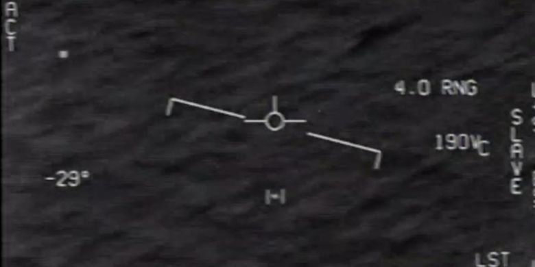 Potongan rekaman yang dikeluarkan Pentagon memperlihatkan obyek yang misterius, atau dikenal juga sebagai UFO. Kementerian Pertahanan AS memutuskan untuk merilisnya pada Senin (27/4/2020).