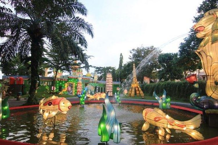 Sore Hari di Mahakam Lampion Garden, Samarinda, Kalimantan Timur