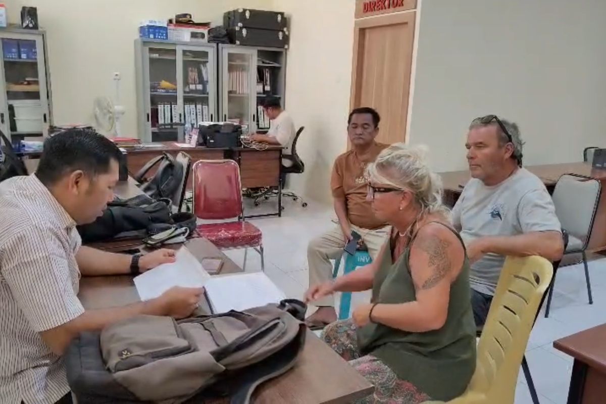 Pasangan Suami Istri WNA Perancis Melaporkan Kejadian Ke Polda PBD