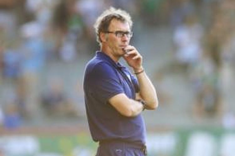 Pelatih Paris Saint-Germain, Laurent Blanc.