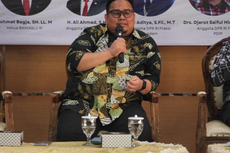 Ketua Bawaslu RI, Rahmat Bagja saat memberi materi dalam kegiatan di Universitas Brawijaya, Kota Malang pada Selasa (19/7/2022).