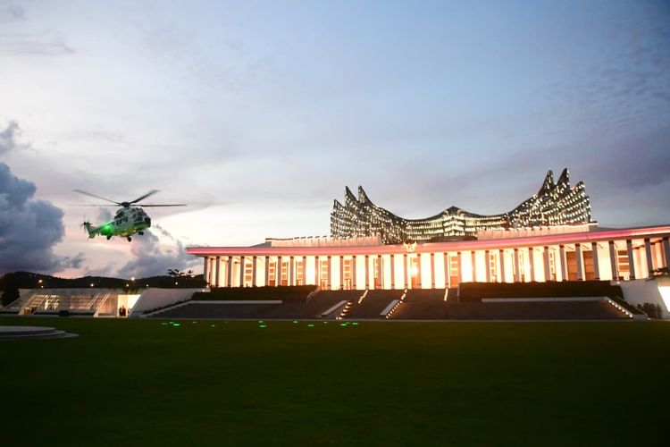Istana Negara Ibu Kota Nusantara (IKN) di Penajam Paser Utara, Kalimantan Timur (Kaltim), Senin (12/1/2026). Presiden Prabowo pertama kalinya mengunjungi IKN dan menginap sejak menjabat sebagai Presiden RI. 
