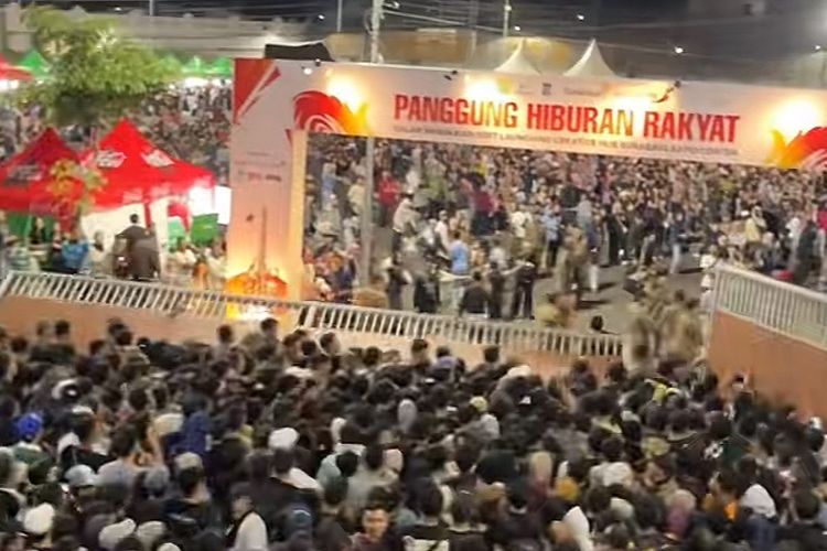 Penyebab Kerusuhan Konser Denny Caknan di Surabaya, Penonton Membeludak hingga Jebol Pagar