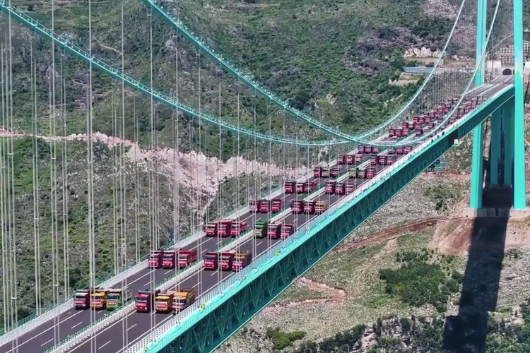 Jembatan Huajiang Canyon