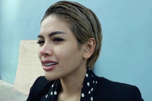 Nikita Mirzani Dapat Cincin Berlian Delapan Karat dari Dipo Latief