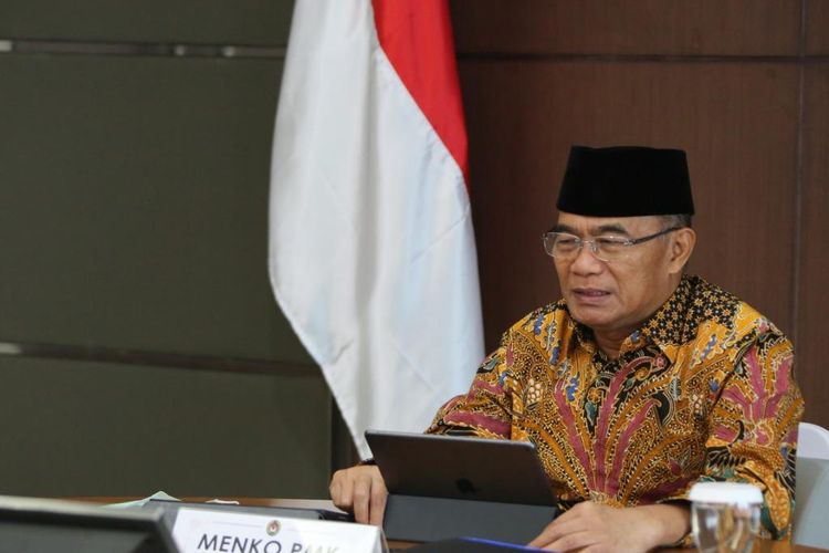 Menko PMK Muhadjir Effendy saat memimpin Rapat Tingkat Menteri Penetapan dan Penandatanganan SKB Hari Libur Nasional dan Cuti Bersama Tahun 2021 secara virtual, Kamis (10/9/2020).