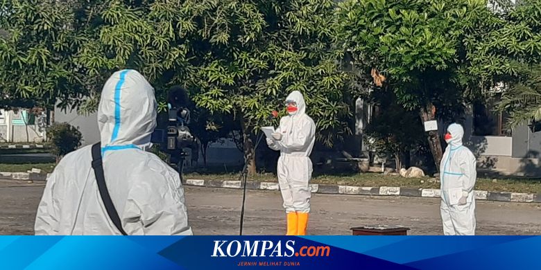 Pimpin Upacara HUT Ke-76 RI, Ganjar Pakai Baju Hazmat, Lukas Enembe Diinfus - Vimarsana News