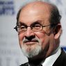 Dukungan untuk Salman Rushdie Mengalir Deras di AS