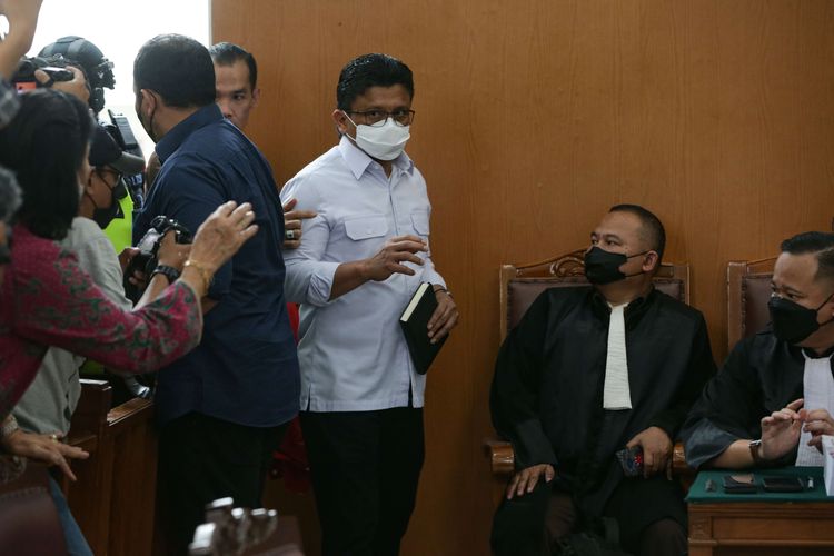 Terdakwa kasus pembunuhan berencana Brigadir Nofriansyah Yosua Hutabarat atau Brigadir J, Ferdy Sambo menjalani sidang pembacaan tuntutan di Pengadilan Negeri Jakarta Selatan, Selasa (17/1/2023). Ia dituntut hukuman penjara seumur hidup oleh Jaksa Penuntut Umum