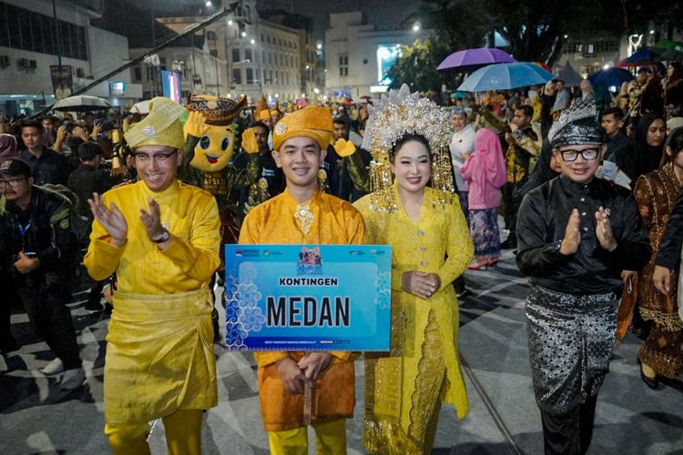 Karnaval Nusantara Apeksi 2026 Meriah meski Diguyur Hujan, Rico Waas Bidik Panggung Dunia